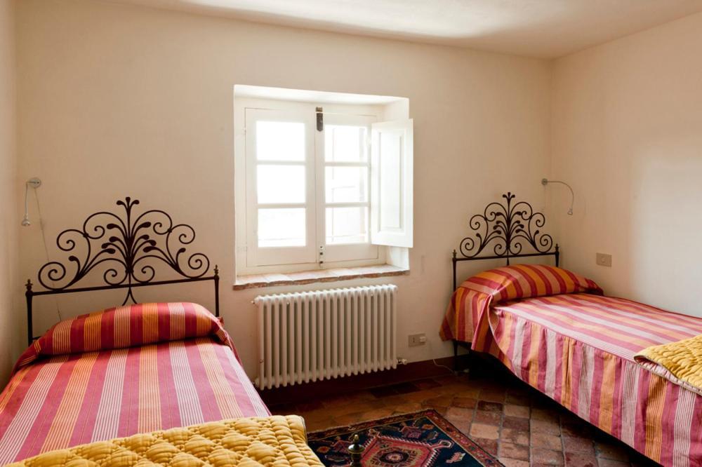 Castello Di Rocca Grimalda Guest House ภายนอก รูปภาพ