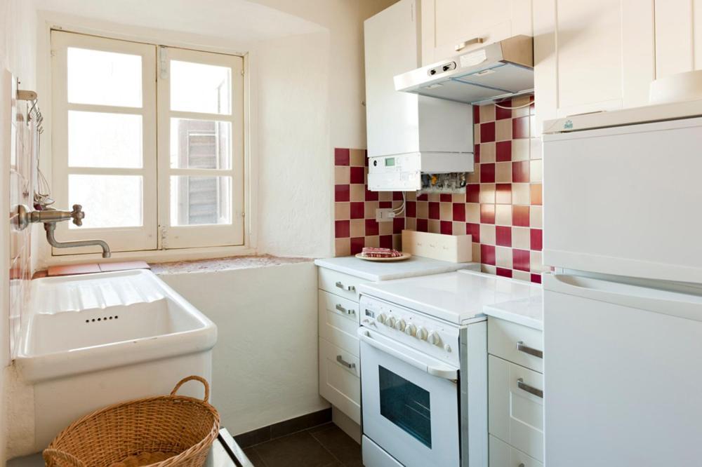 Castello Di Rocca Grimalda Guest House ภายนอก รูปภาพ