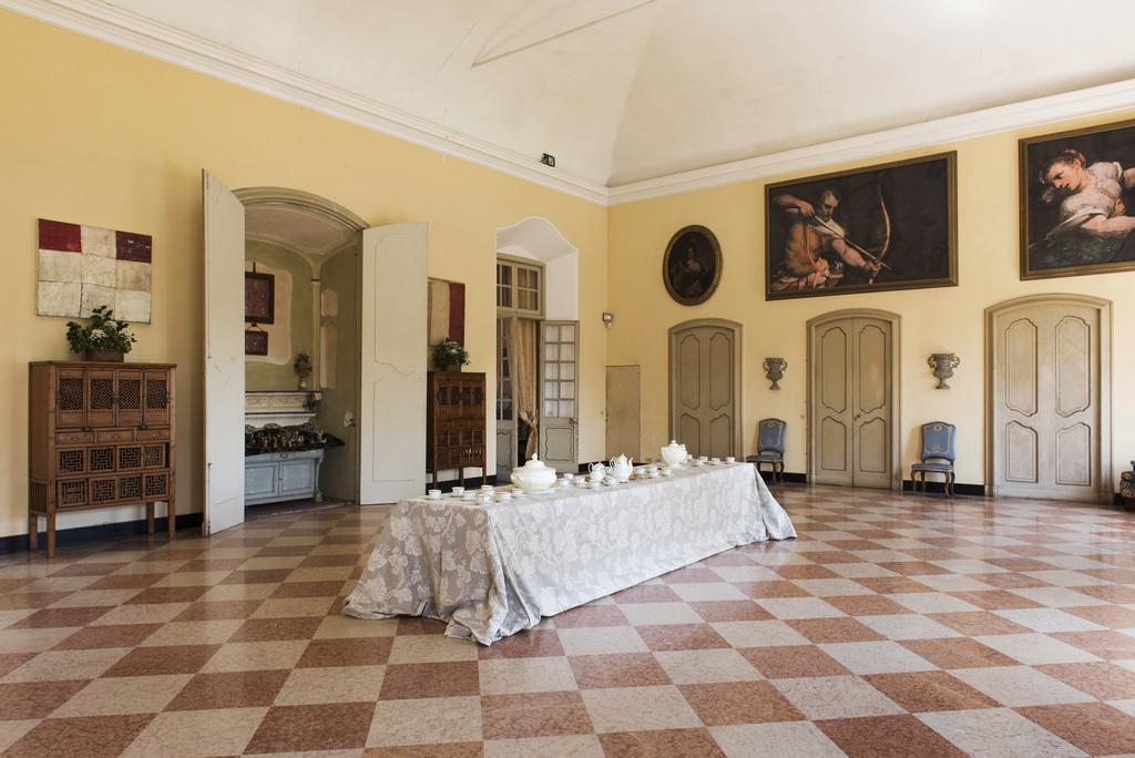 Castello Di Rocca Grimalda Guest House ภายนอก รูปภาพ