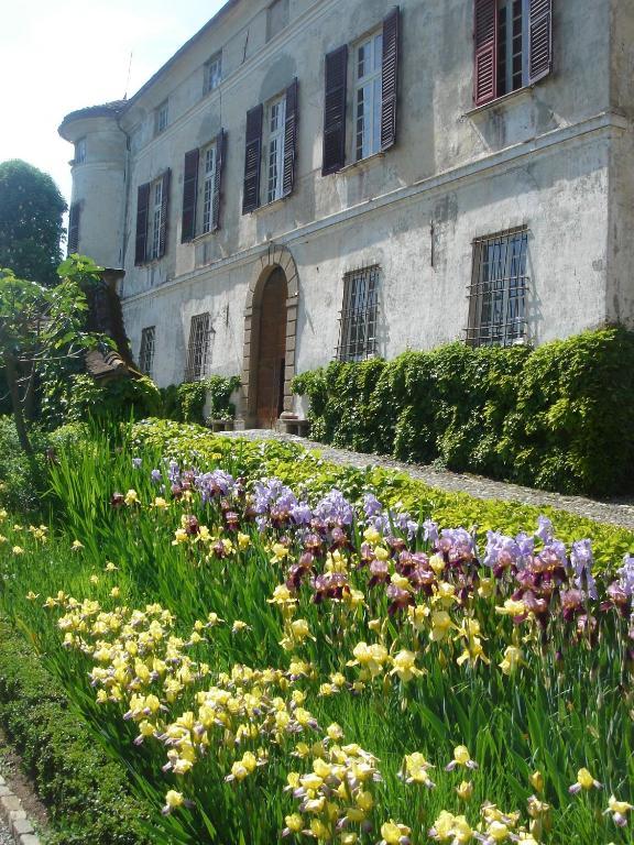 Castello Di Rocca Grimalda Guest House ภายนอก รูปภาพ