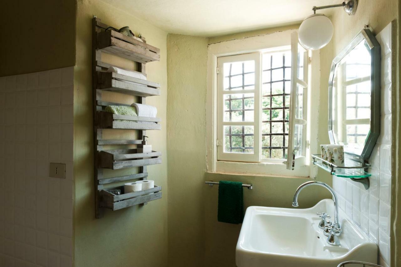 Castello Di Rocca Grimalda Guest House ภายนอก รูปภาพ